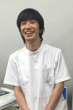 歯科医師:島谷